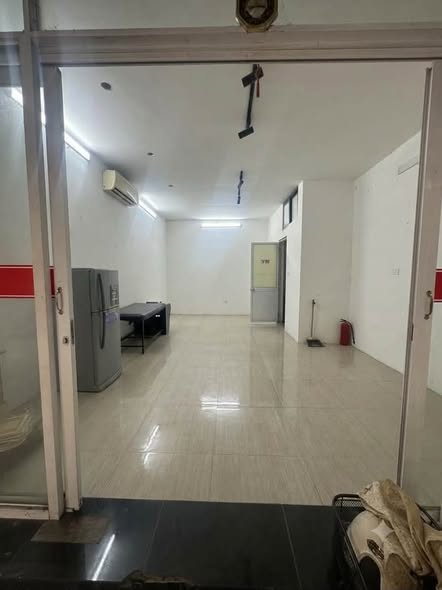 Cho Thuê MBKD Ngay Cạnh Bách - Kinh - Xây Chỉ 10tr/tháng