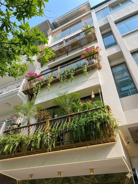 PHỐ HOÀNG VĂN THÁI – NHÀ HIẾM BÁN – Ô TÔ VÀO NHÀ - 2 THOÁNG – NHÀ MỚI ĐẸP