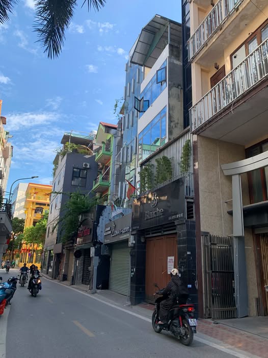 Cho thuê nhà Linh Lang thích hợp làm bar Nhật vị trí đẹp