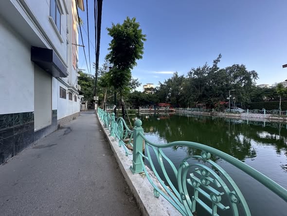 ĐẦU TƯ VÀNG – VỊ TRÍ HIẾM – GẦN HỒ QUAN NHÂN