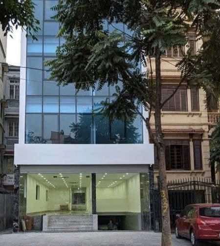 Cho thuê toà nhà 150m2*5 tầng mặt phố Trần Khát Chân, Hai Bà Trưng