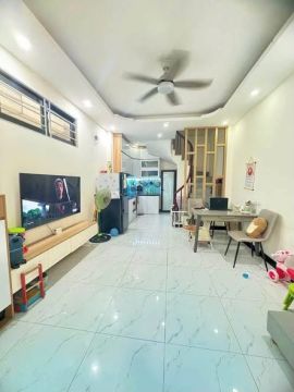 Cho thuê nhà đẹp 4T Quang Lãm Phú Lương Hà Đông! 3 ngủ giá 9 triệu ( có ở nhóm)