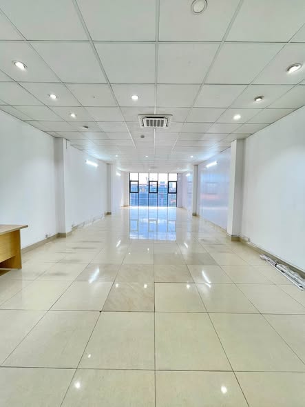 CHO THUÊ VĂN PHÒNG MẶT ĐƯỜNG PHẠM VĂN ĐỒNG,NGAY ĐẦU ĐƯỜNG DOÃN KẾ THIỆN GIÁ 10TR