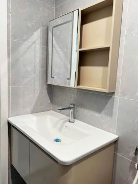 cho thuê nhà mới tầng 1,2,3 trong nhà 7 tầng mặt phố Hoàng Ngân, Thanh Xuân