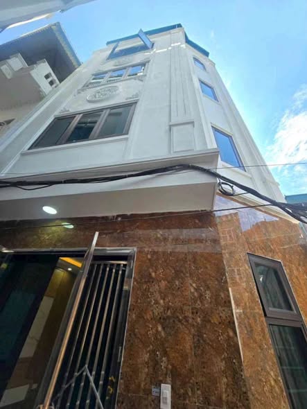KIẾN HƯNG HÀ ĐÔNG-LÔ GÓC XÂY 5 TẦNG MỚI CÓNG FULL NỘI THẤT,CÔNG NĂNG 4 PHÒNG !