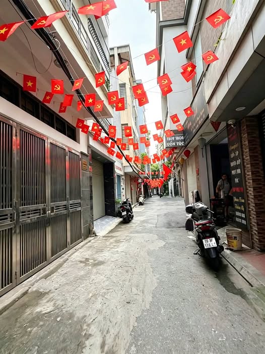 TC 3 TỶ CÓ NHÀ MINH KHAI 5 TẦNG , SỔ RIÊNG, NGÕ THÔNG GẦN Ô TÔ, LẠI KINH DOANH TỐT