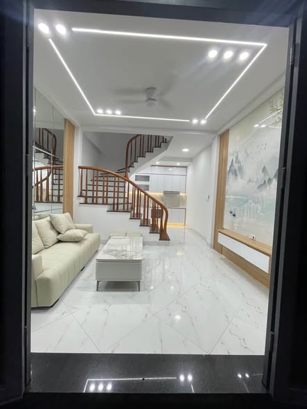 Cơ hội sở hữu nhà phố 5 tầng hiện đại tại trung tâm quận Thanh Xuân, thiết kế hợp lý với 3 phòng ...