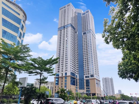 13TR - CC CHO THUÊ CC CẦU GIẤY 2 NGỦ - CĂN GÓC THOÁNG SÁNG - HỘ GIA ĐÌNH Ở SƯỚNG - TRUNG TÂM QUẬN...