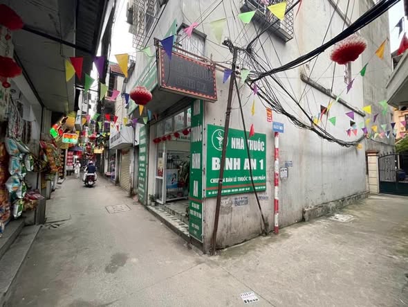 7.8 tỷ nhà Cầu Giấy nhà sát ngõ thông căn góc 2 thoáng giáp phố Xuân Thủy