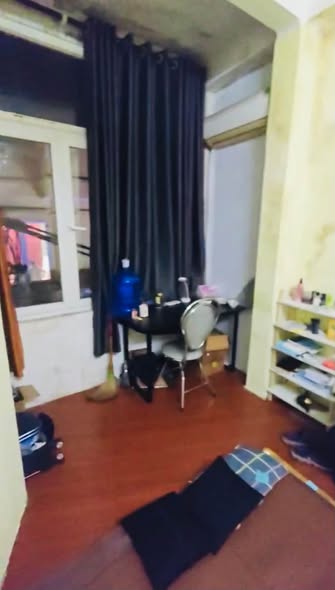 8 Triệu - Cho thuê nhà Phan Kế Bính - Linh Lang. 25m2 * 4 Tầng - 3 ngủ, 2 vs - Nội thất cơ bản - ...