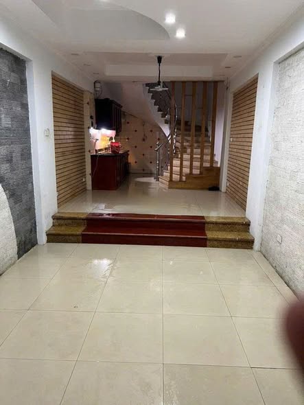 CHO THUÊ NHÀ NGUYÊN CĂN NGÕ 508 LÁNG, ĐỐNG ĐA – 45M² x 5 TẦNG | 3PN | 15TR/THÁNG