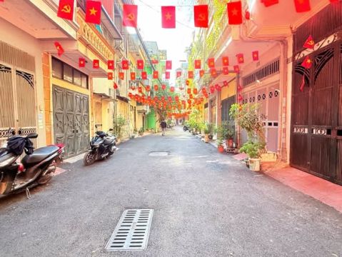 Phân lô ô tô vào nhà Nghĩa Tân Cầu Giấy 60m2 có sẵn 4 tầng giá 18,8 tỷ