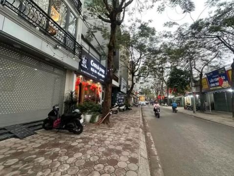 Phân lô thang máy vỉa hè Ba Đình, xe Bus tránh nhau, rất gần Phố Cổ, giá hơn 2 chục. Xin mời !