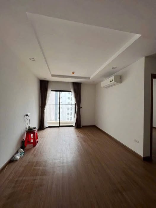 Bán bất động sản Long biên 5.7tỷ