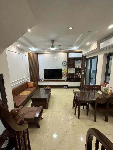 PHỐ VIP NGUYỄN SƠN – BỒ ĐỀ LONG BIÊN CHỈ HƠN 7 TỶ KHU VỰC ĐÁNG SỐNG