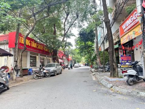 Cho thuê MB Kinh doanh tầng 1 Ngõ 385 Hoàng Quốc Việt 22m2 mặt tiền 4m, cách chợ Nghĩa Tân vài bư...