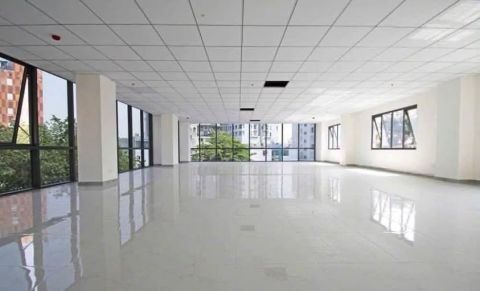 Mặt phố Hồng Tiến, Bồ Đề – vị trí đẹp, dễ nhận diện, thuận tiện kinh doanh.