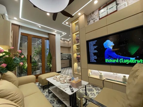 LÒ ĐÚC – CHỦ GIẢM SÂU 700 TRIỆU – CHỈ CÒN 19 TỶ!