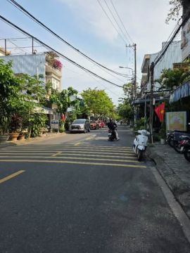 HÓT HÓT CHỈ NHỈNH 5 TỶ CÓ NGAY NHÀ 2 TẦNG MẶT TIỀN KINH DOANH NGAY CẠNH BẾN XE ĐƯỜNG 7M5.