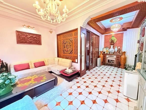 Nhà Đẹp Dân Xây Chẵc Chắn - Trần Thái Tông - Cầu Giấy - Lô Góc 2 Thoáng - Mặt Tiền Rộng - Ngõ Thô...