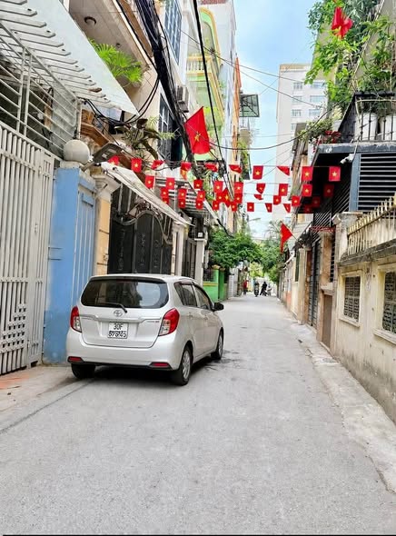 NHÀ ĐẸP PHỐ CHÙA BỘC ĐỐNG ĐA, LÔ GÓC –  3 BƯỚC RA PHỐ – FULL NỘI THẤT – NHỈNH 11 TỶ