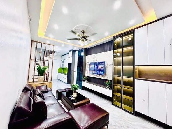 Bán bất động sản Hoàng mai NHỈNH 11 TỶ