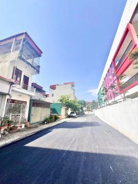 Bán nhà dân xây 36m2 vị trí Bắc Từ Liêm cực đẹp 3 oto đỗ cửa  mặt bằng kinh doanh sầm uất ngày đê...