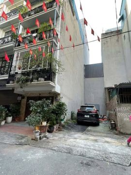 Ông ngoại em đang cần bán mảnh Đất 52m2 giá chỉ có 1 tỷ 950. Ai muốn mua qua nhà em chỗ Vạn Phúc ...