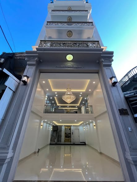 Diện tích rộng, giá rẻ, 101m2, 6 tầng thang máy, chỉ 14.6 tỷ tại Định Công - Hoàng Mai.