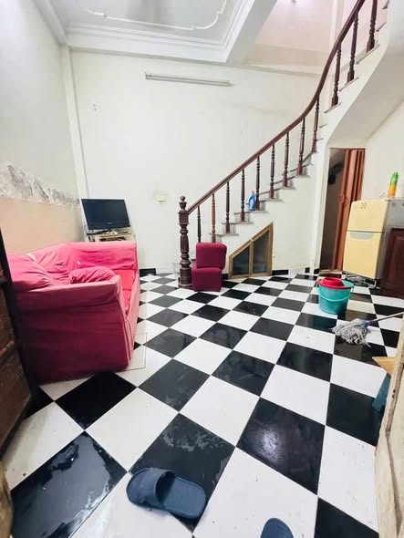 KHÂM THIÊN - NHỈNH  3 TỶ  5 TẦNG KIÊN CỐ - 2 THOÁNG - TẦM TIỀN HIẾM - KHÁCH ƯNG LÀ CHỐT