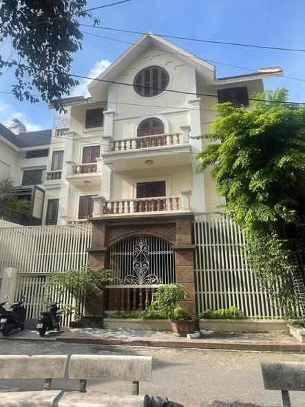 CHO THUÊ BIỆT THỰ NHÀ LÔ GÓC 190M², 2 MẶT THOÁNG, Ô TÔ TRÁNH MỸ ĐÌNH 2