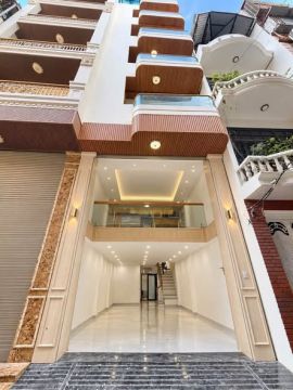 Phân lô phố Vip Ngọc Khánh cực chất_ Oto tránh nhau_ 8 tầng_ Thang máy