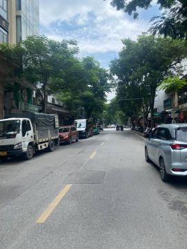 Siêu Hiếm Mặt Phố VIP Hoàn Kiếm- Hàm Long- Vị Trí Gần Ngã Tư - Bộ Văn Hoá TT Du Lịch- Vỉa Hè Rộng...
