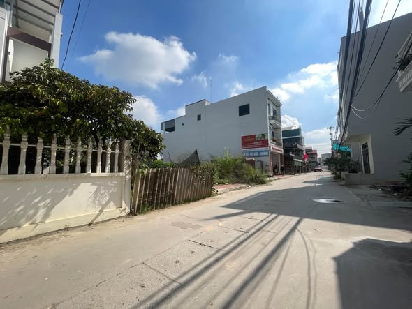 GIÁ 3tỷ3 NHÀ 3TẦNG 60m QUANG MINH MÊ LINH - ĐƯỜNG VÕ VĂN KIỆT - KCN - NGÕ OTO