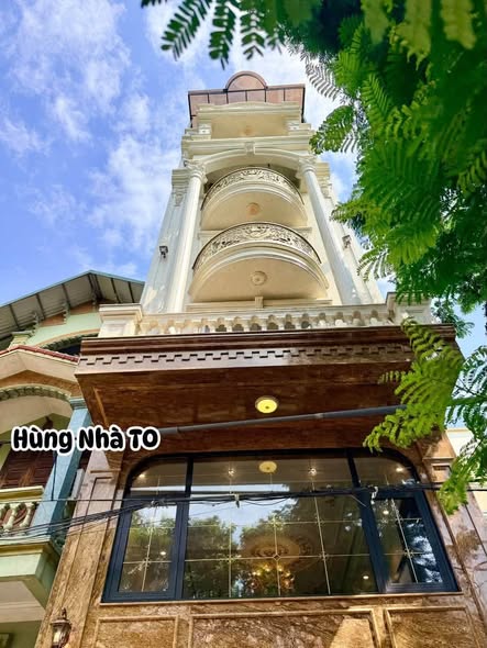 Đối diện là hồ điều hoà 31ha lớn nhất Long Biên - Công viên cây xanh hưởng thụ cuộc sống -
