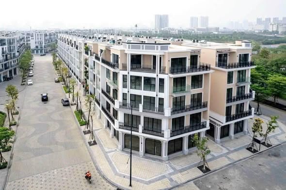 E CÒN SẴN QUỸ CĂN CHO THUÊ  TẠI THE MANOR CENTRAL PARK Nguyễn xiển