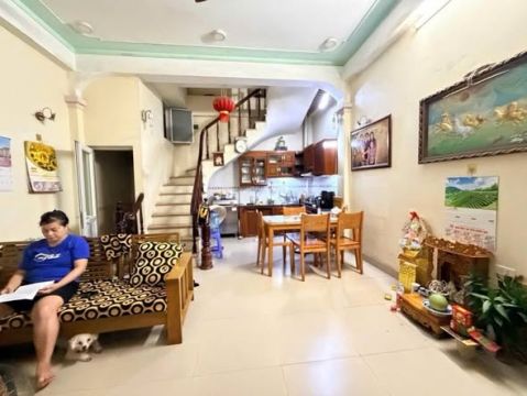 8 TỶ CÓ NGAY NHÀ 5 TẦNG TẠI LÊ QUANG ĐẠO – MT 4,9M, NGÕ THÔNG, VỊ TRÍ ĐẸP!