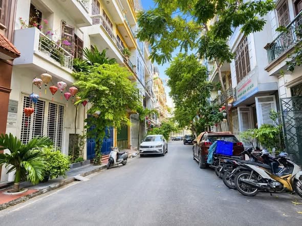 Nhà đẹp phân lô Trần Quý Kiên - Nguyễn Khánh Toàn 50m2 - 6 tầng - thang máy - Giá 15 tỷ - Cầu Giấy