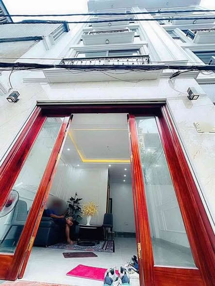 Tết sắp đến nhà PHÚ DIỄN đẹp lung linh , 7,7 tỷ , 5 tầng , rộng rãi thoáng mát , đầy tủ tiên ích