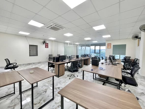 Văn phòng 110m2 siêu rẻ tại Mễ Trì