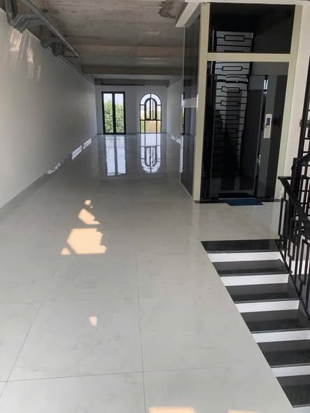 Cho thuê Biệt thự ( tầng 2, tầng 3 làm văn phòng )