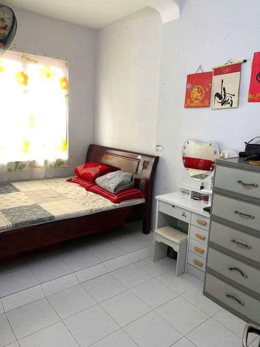 5.8tr - Cho thuê CHTT 2 ngủ Tầng 4 Hào Nam Đống Đa, Hà Nội