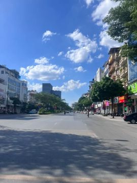 Mặt phố trung tâm Hai Bà Trưng, nhà đẹp, 5tầng thang máy. Dòng tiền 500Triệu.