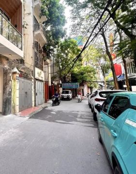 21.5 TỶ –  PHÂN LÔ HOÀNG CẦU – Q. ĐỐNG ĐA | 8 TẦNG – THANG MÁY | GẦN PHỐ – Ô TÔ TRÁNH