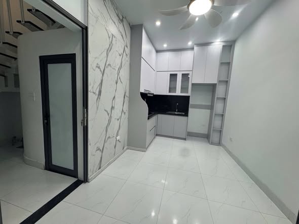 CHÍNH CHỦ BÁN GẤP NHÀ NGUYỄN CÔNG TRỨ, 25M2, NHỈNH 3 TỶ, TRONG VÀNH ĐAI I