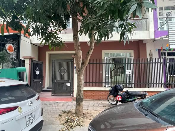 Cho thuê biệt thự liền kề tại ngõ 885 tam trinh