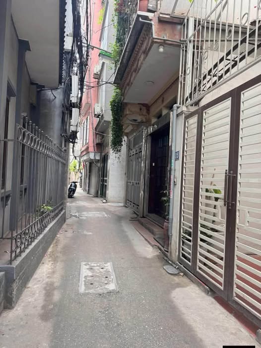 Bán nhà riêng phố Nguyễn Khoái, quận Hai Bà Trưng, ngõ thông thoáng, sạch sẽ, không khí trong làn...