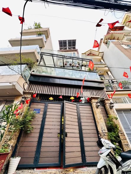 NHÀ CÁN BỘ - PHỐ NGUYỄN VĂN CỪ - LONG BIÊN - THIỆN CHÍ BÁN NHANH