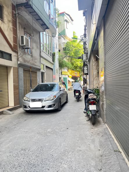11,99 Tỷ-Trương Định  5 Tầng Thang Máy-Hai Bà Trưng Hà Nội-Trước nhà 2 ô tô tránh