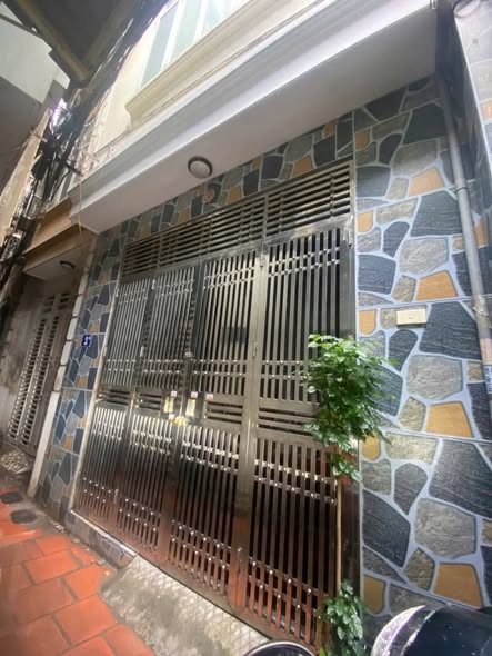 Cho thuê nhà nguyên căn ngõ  113 Nguyễn Chính, Tân Mai